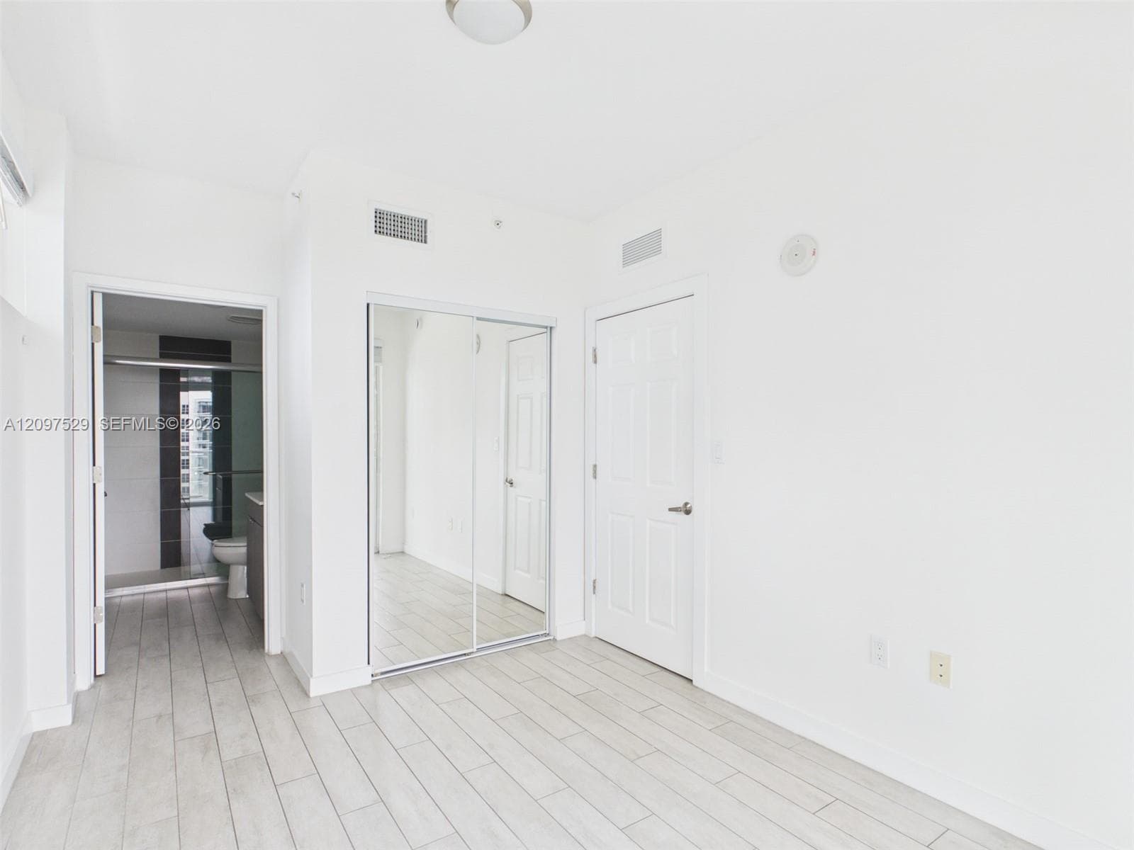 26 Edgewater · #717 in Miami - Photo 19