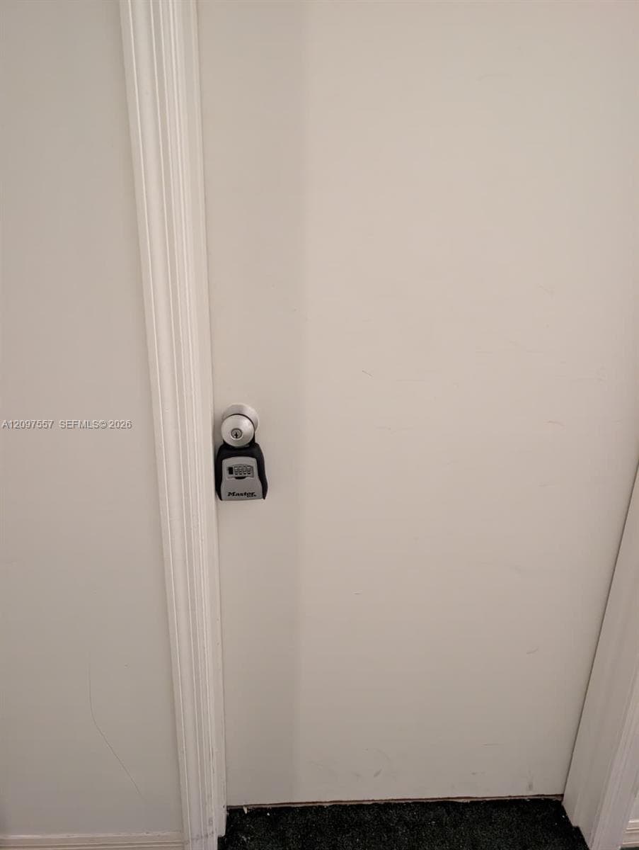 BRICKELL BAY TOWER CONDO · #402 in Miami - Photo 13