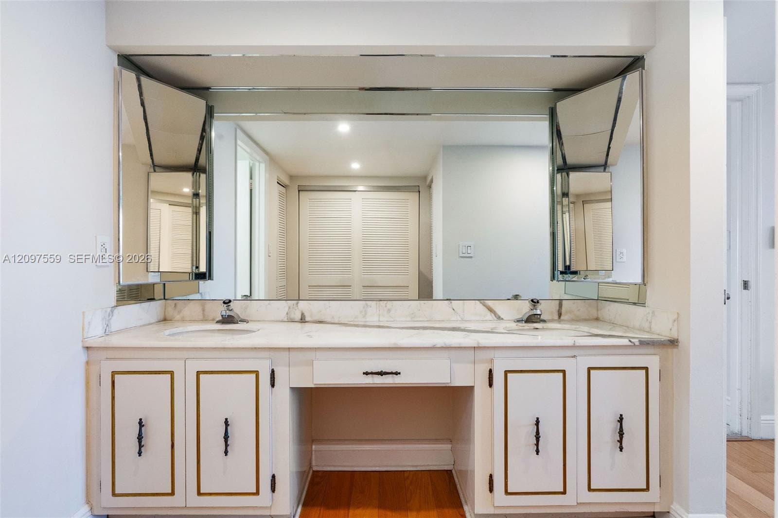 Commodore Club West · #1215 in Key Biscayne - Photo 20