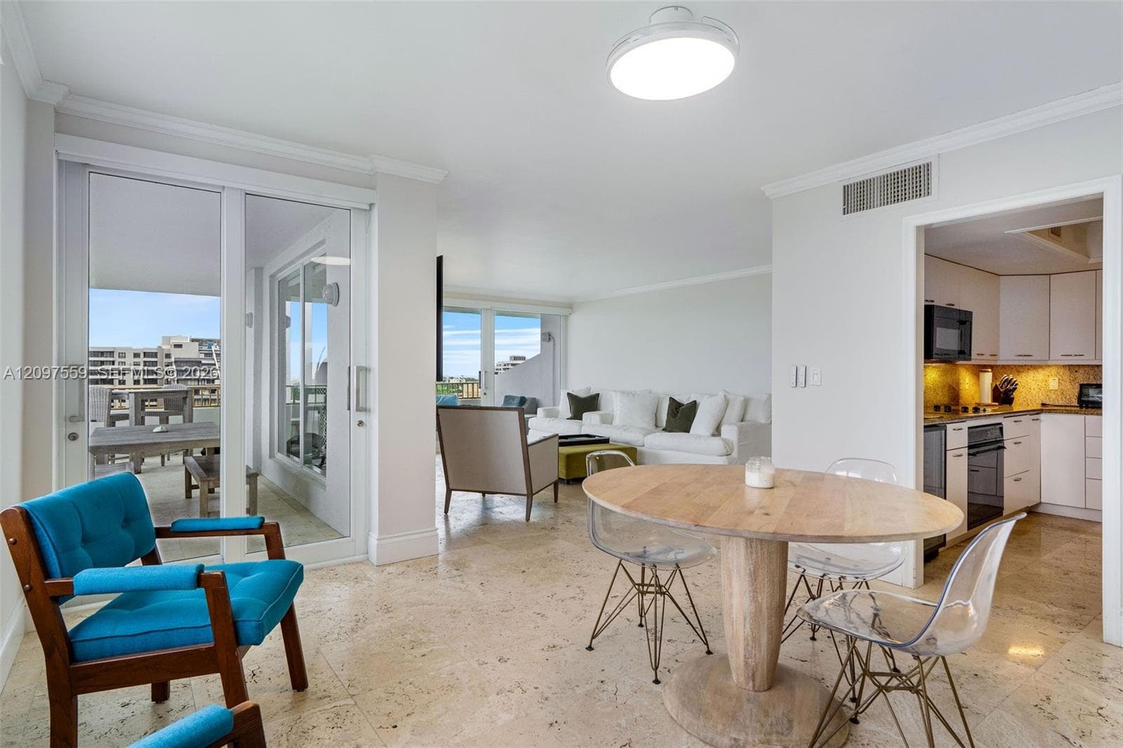 Commodore Club West · #1215 in Key Biscayne - Photo 11