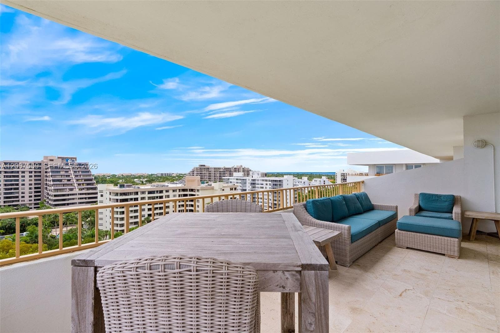 Commodore Club West · #1215 in Key Biscayne - Photo 4
