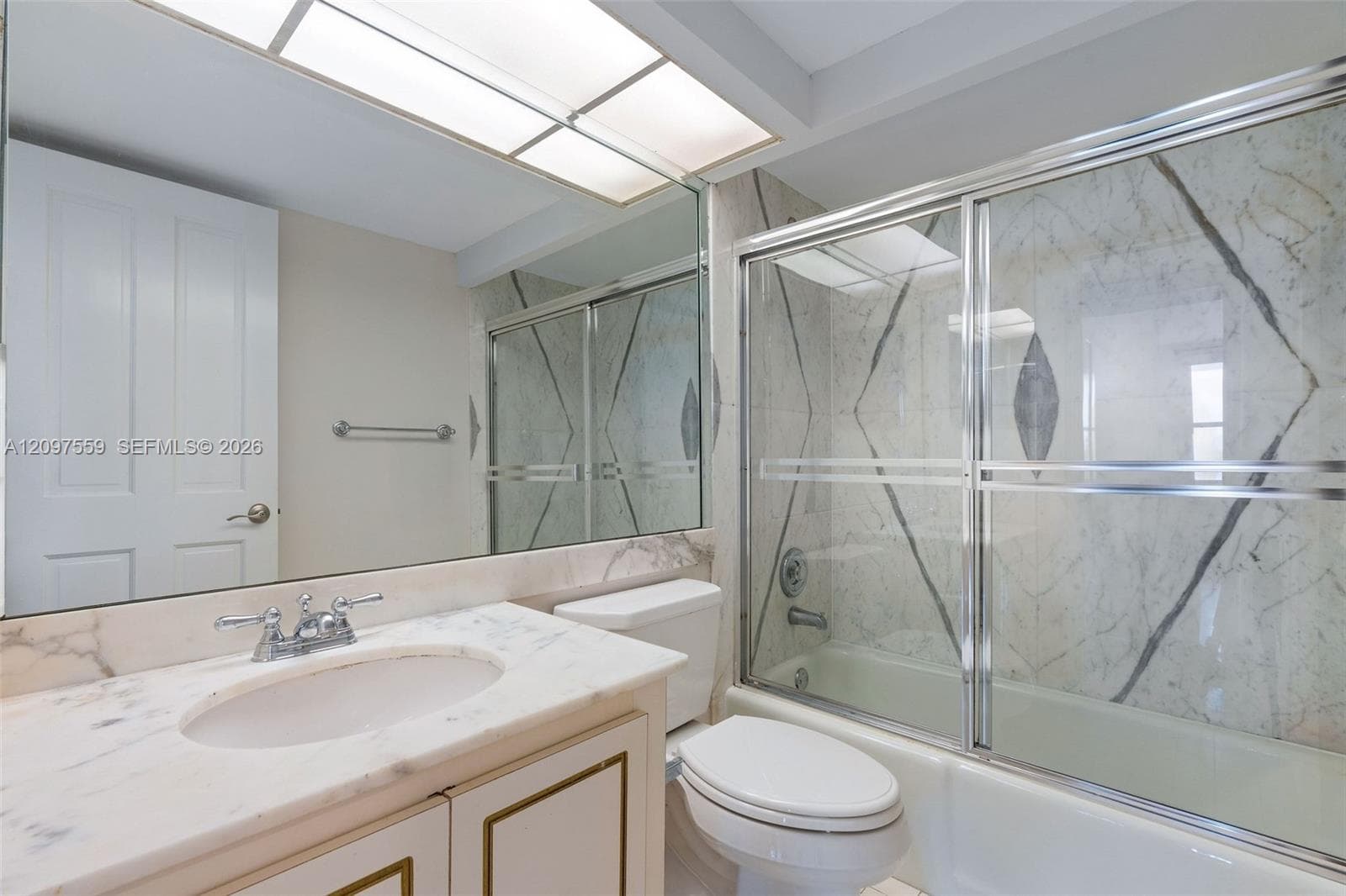 Commodore Club West · #1215 in Key Biscayne - Photo 25