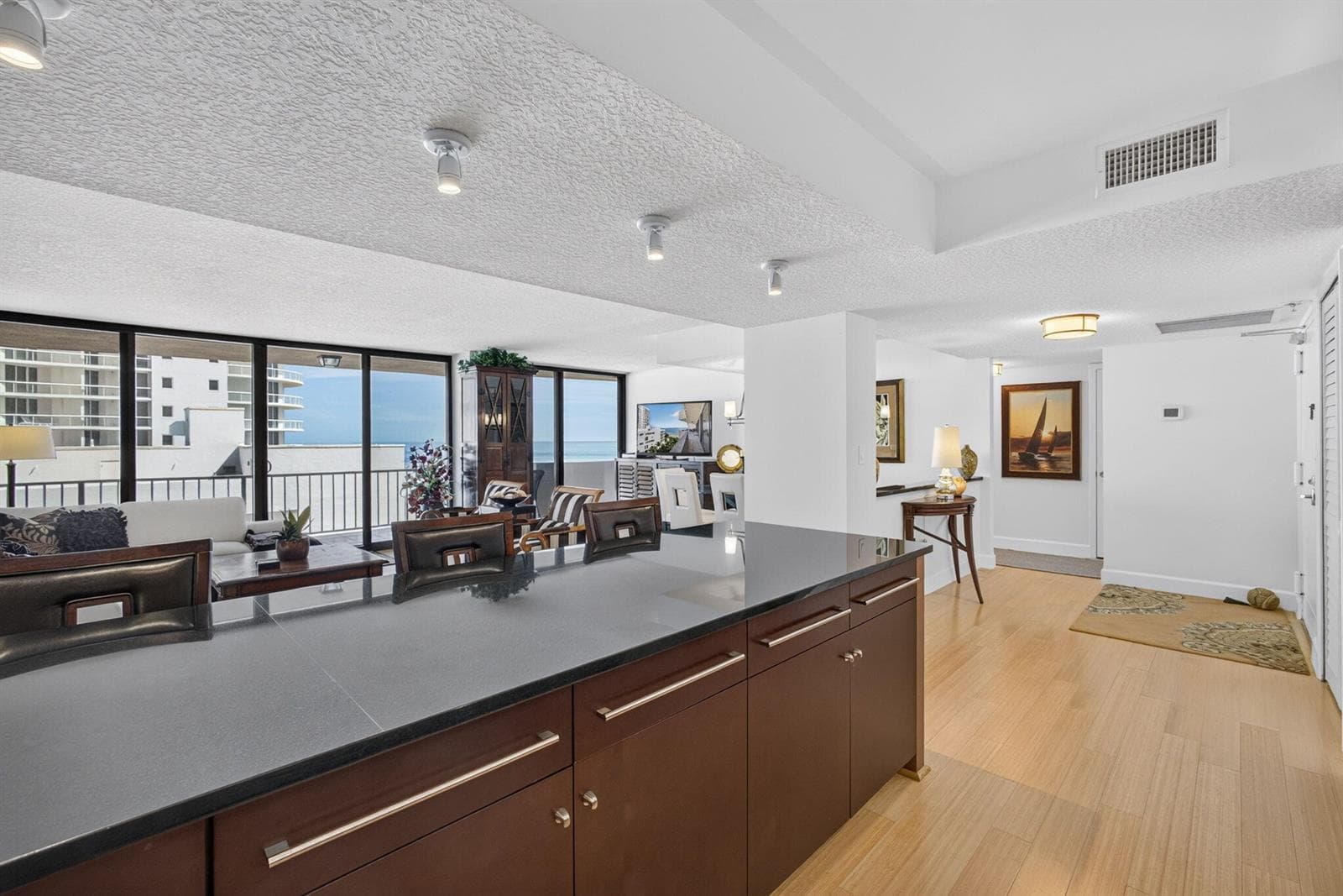 Kitchen Bar