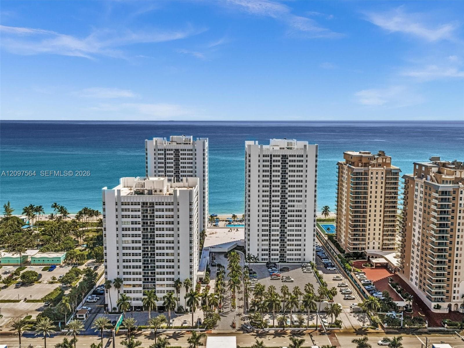 La Mer South Ocean Drive amenities