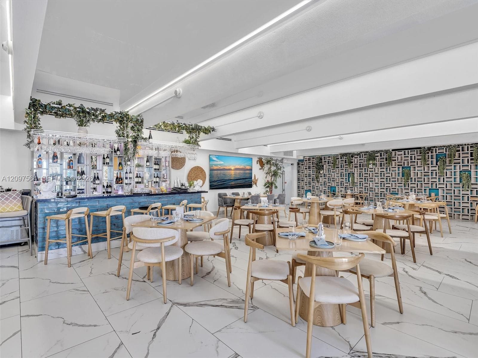 Luxury condo with private restaurant Hallandale