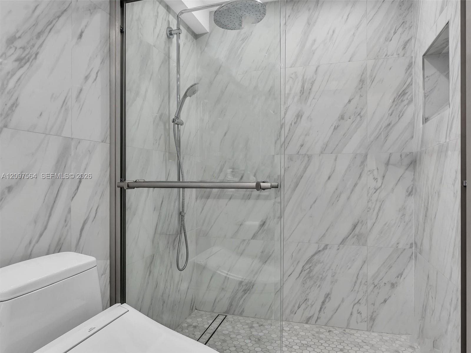 • Hallandale condos with no upcoming assessments