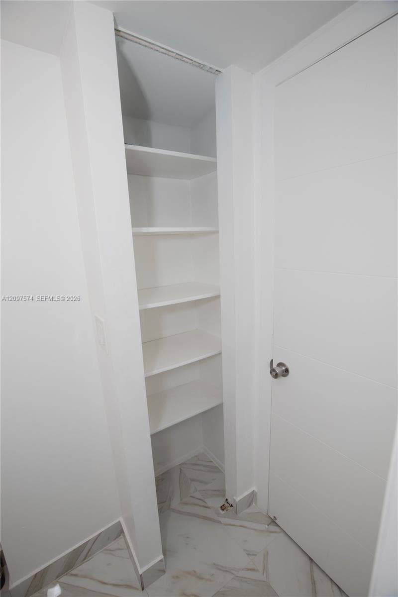 BISCAYA III CONDO · #714 in Aventura - Photo 27