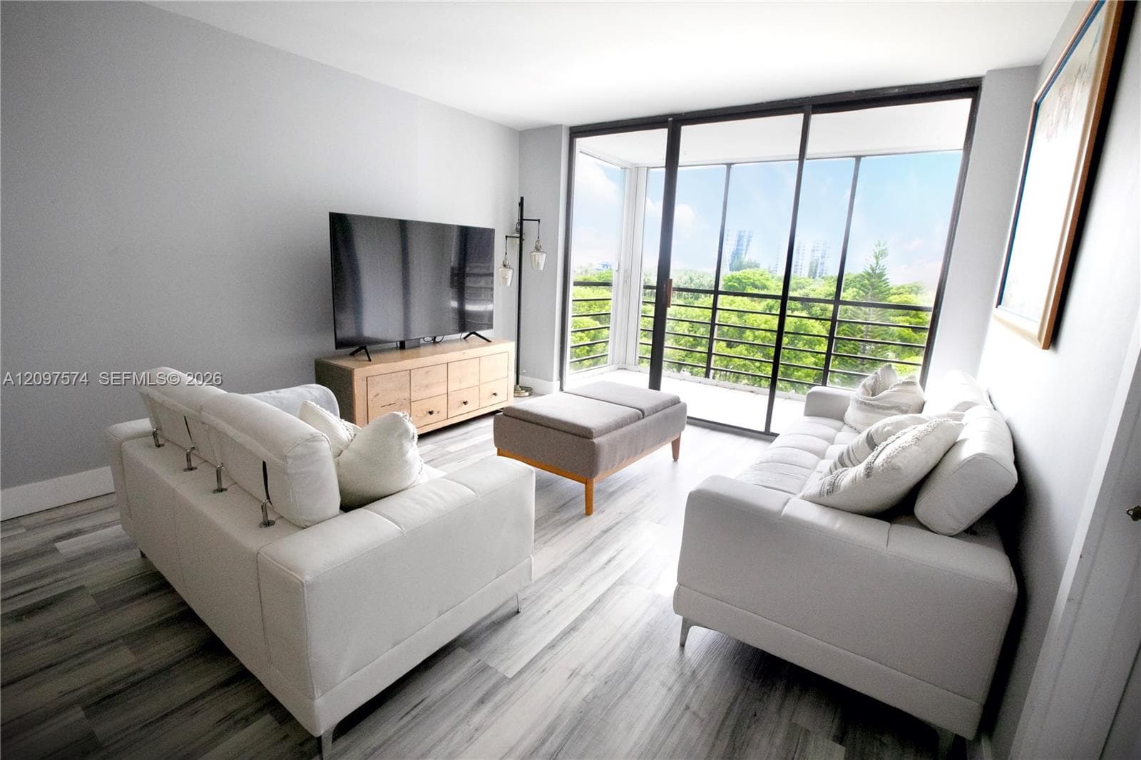 BISCAYA III CONDO · #714 in Aventura - Photo 6
