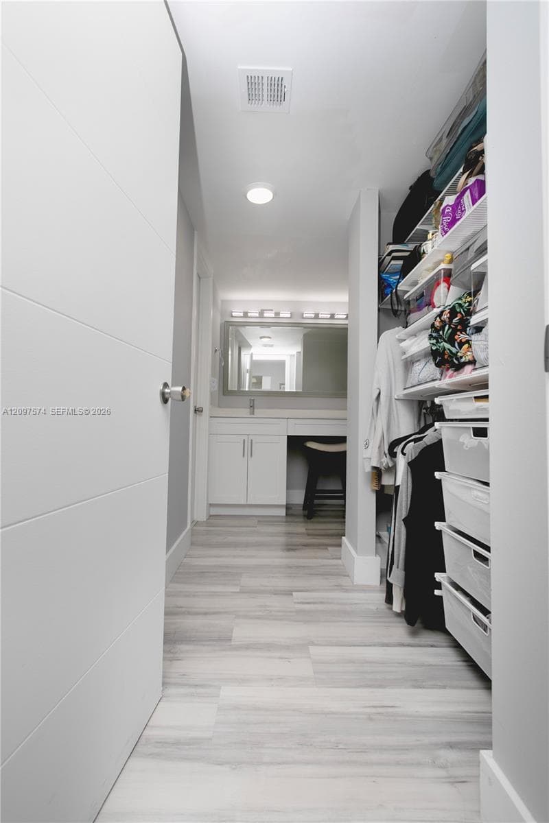 BISCAYA III CONDO · #714 in Aventura - Photo 22