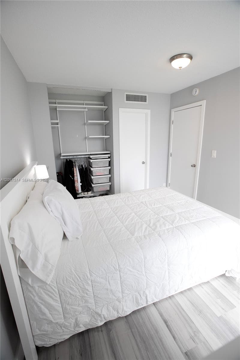 BISCAYA III CONDO · #714 in Aventura - Photo 32