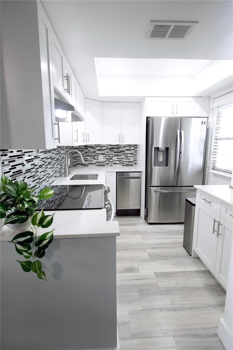 BISCAYA III CONDO · #714 in Aventura - Photo 10