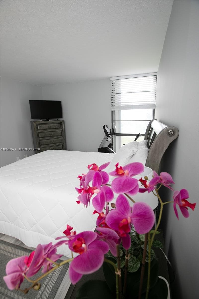 BISCAYA III CONDO · #714 in Aventura - Photo 18
