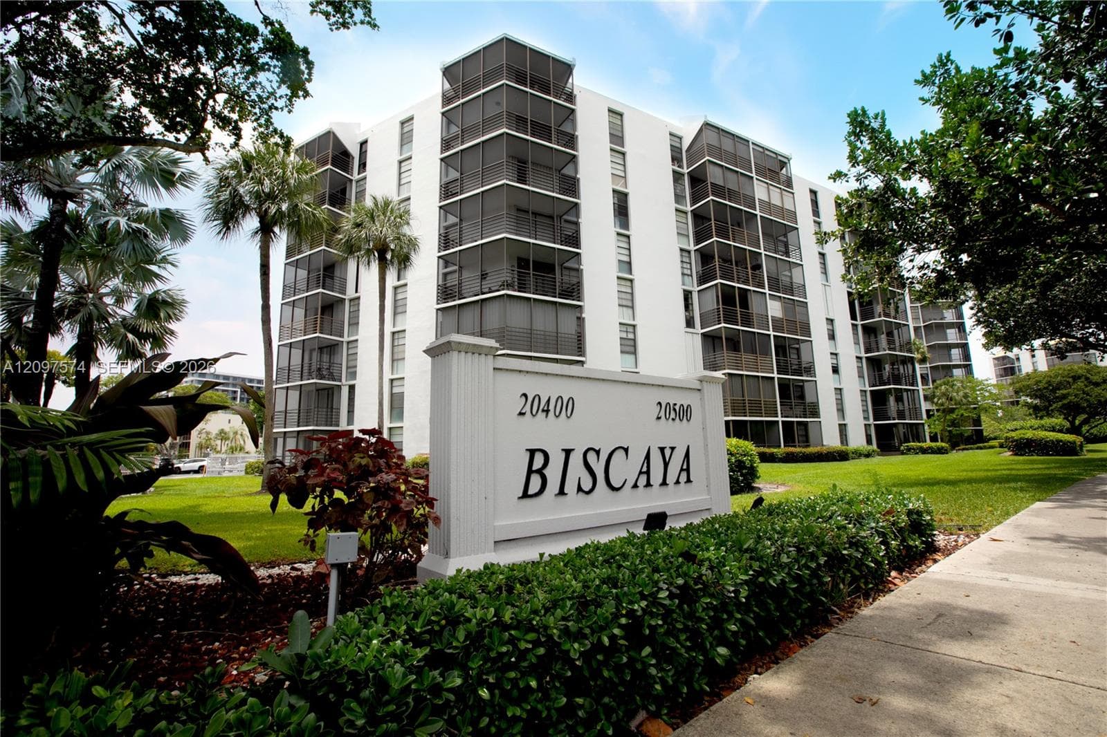 BISCAYA III CONDO · #714 in Aventura - Photo 55