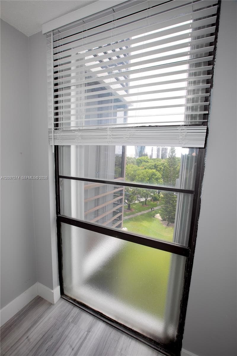 BISCAYA III CONDO · #714 in Aventura - Photo 37