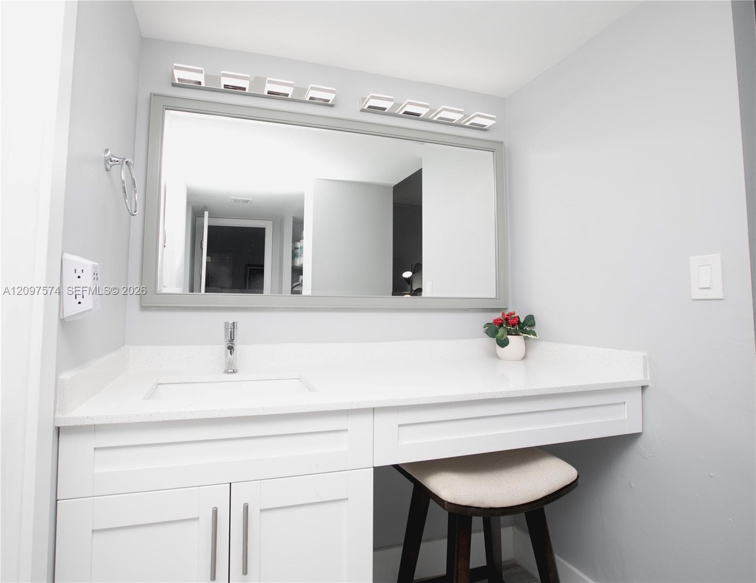 BISCAYA III CONDO · #714 in Aventura - Photo 44