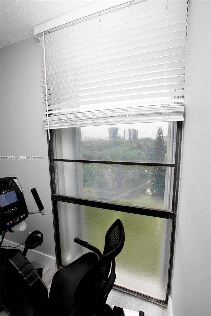 BISCAYA III CONDO · #714 in Aventura - Photo 31