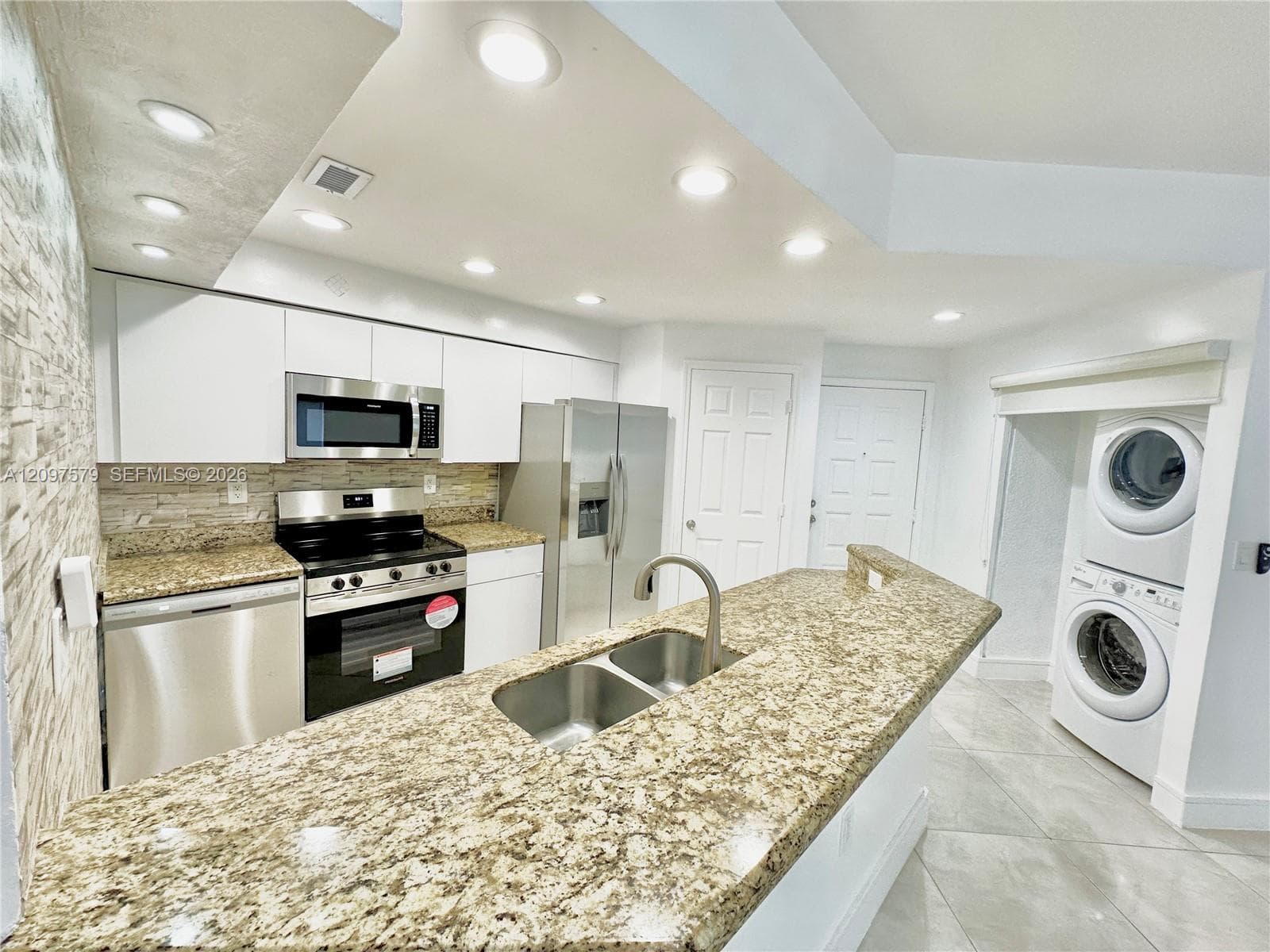 MARINA OAKS CONDO · #1802 in Fort Lauderdale - Photo 5