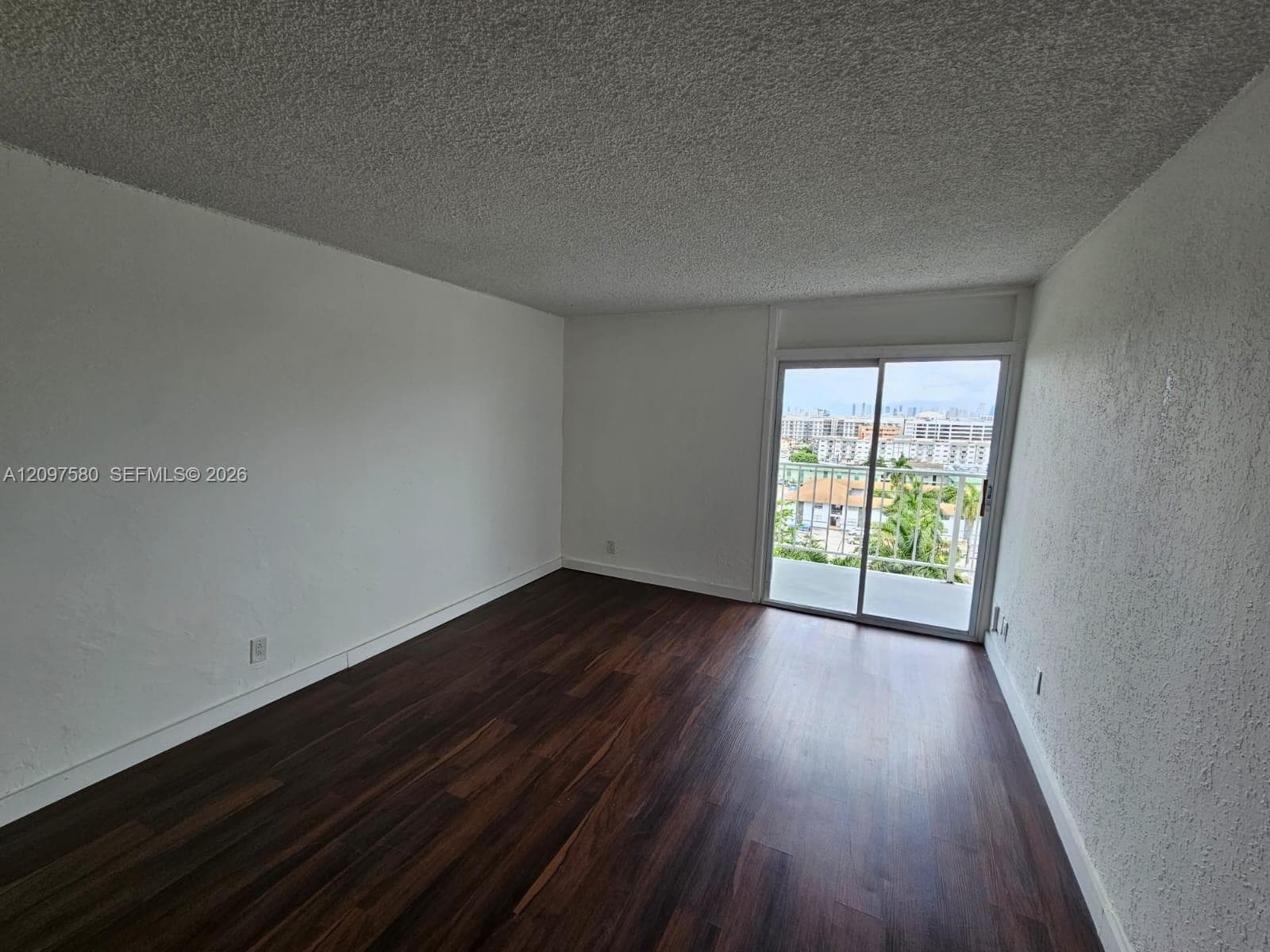 YOLANDA VILLAS CONDO · #902E in Miami - Photo 8
