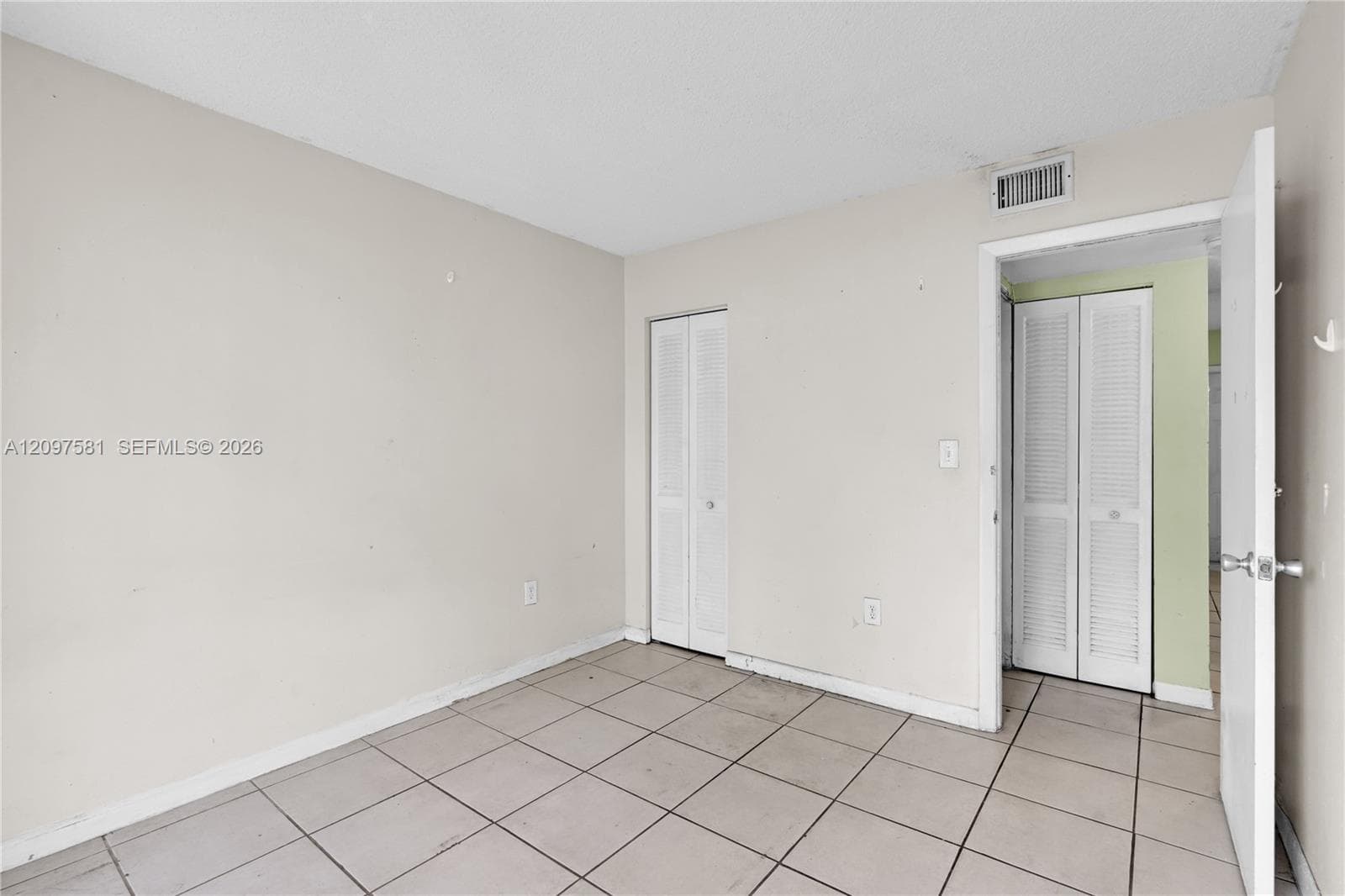 Lakeside XI condominium · #8-5 in Miami - Photo 13