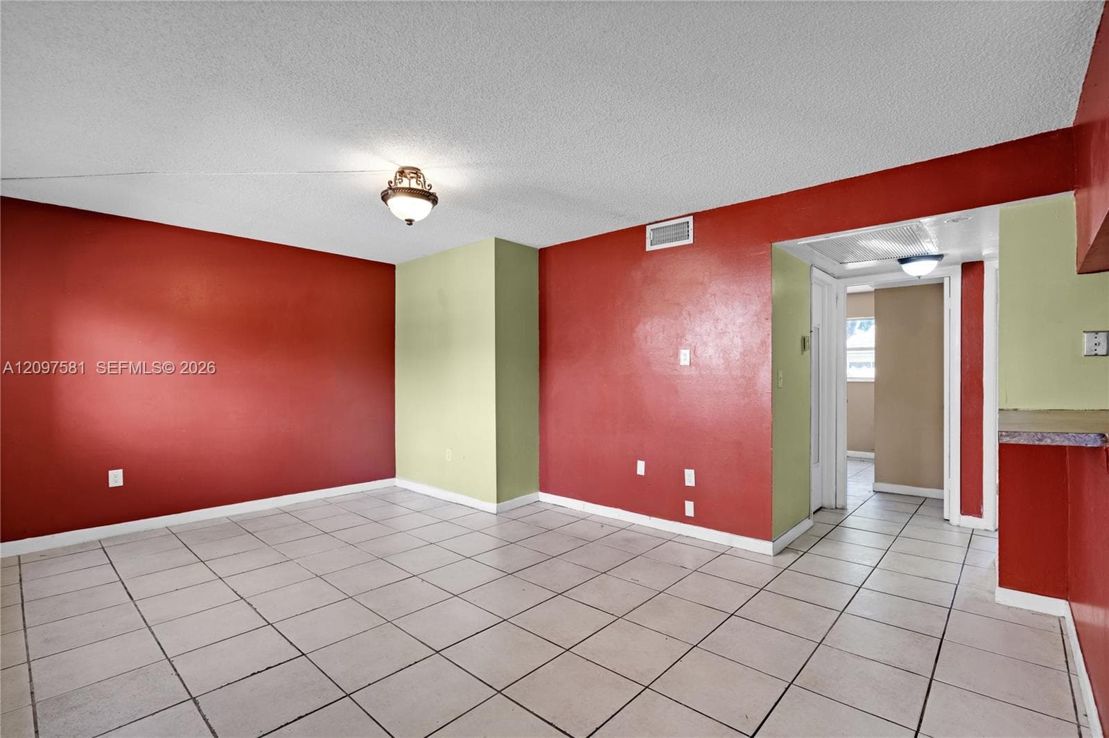 Lakeside XI condominium · #8-5 in Miami - Photo 5