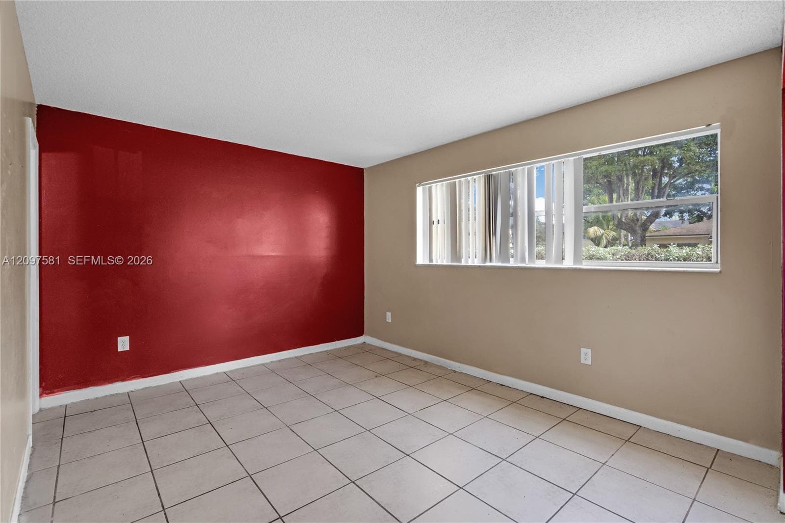 Lakeside XI condominium · #8-5 in Miami - Photo 10