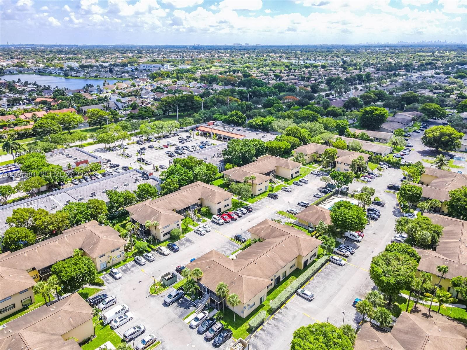 Lakeside XI condominium · #8-5 in Miami - Photo 29