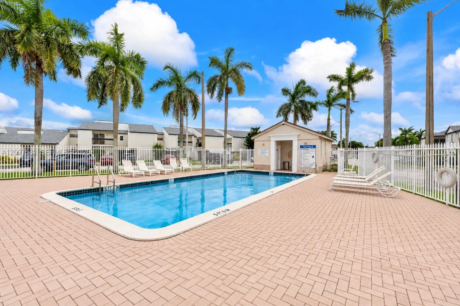 THE OAKVIEW CONDO · #407 in Miami - Photo 21