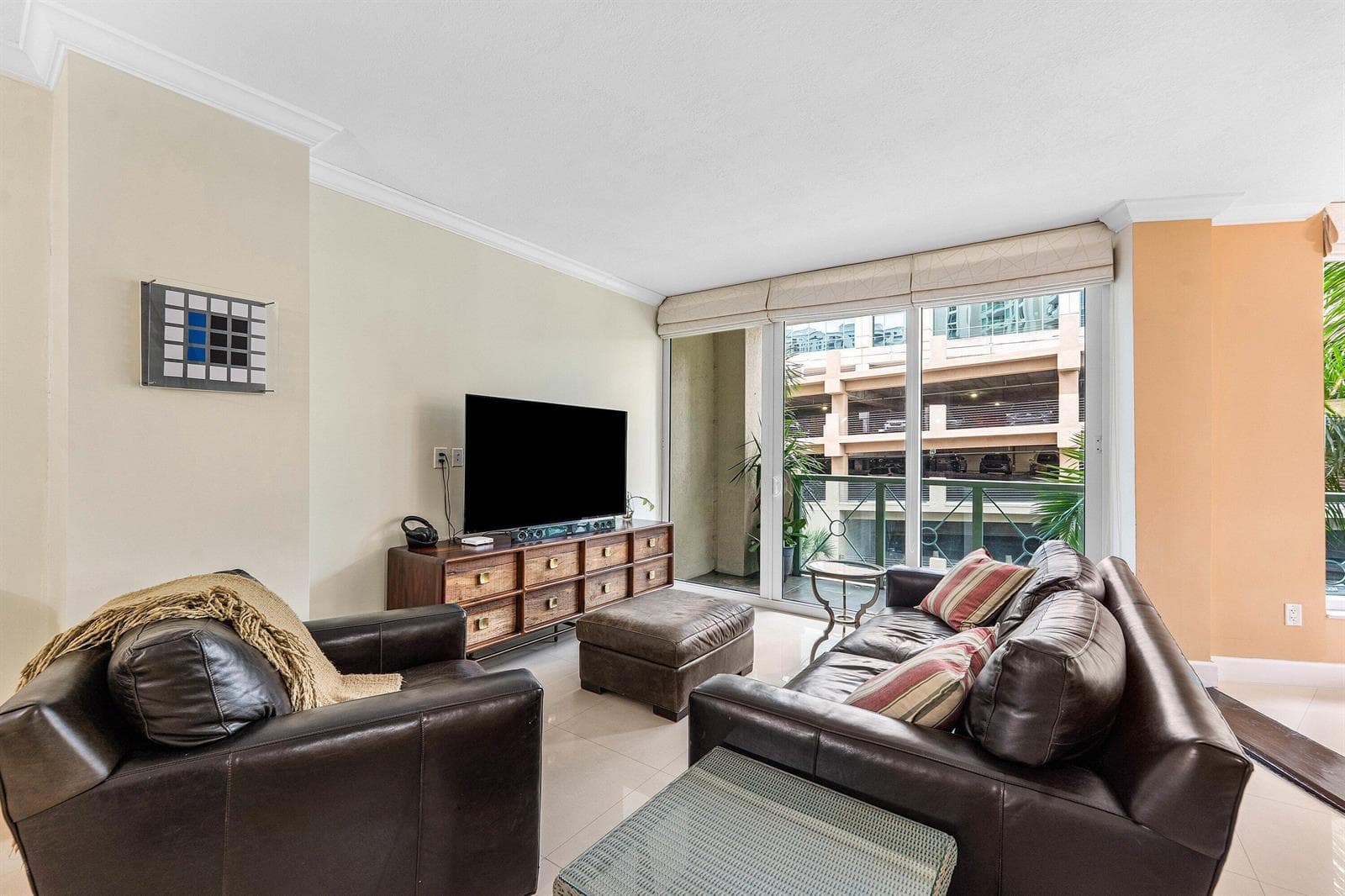 006-411NorthNewRiverDriveEast-FortLauder