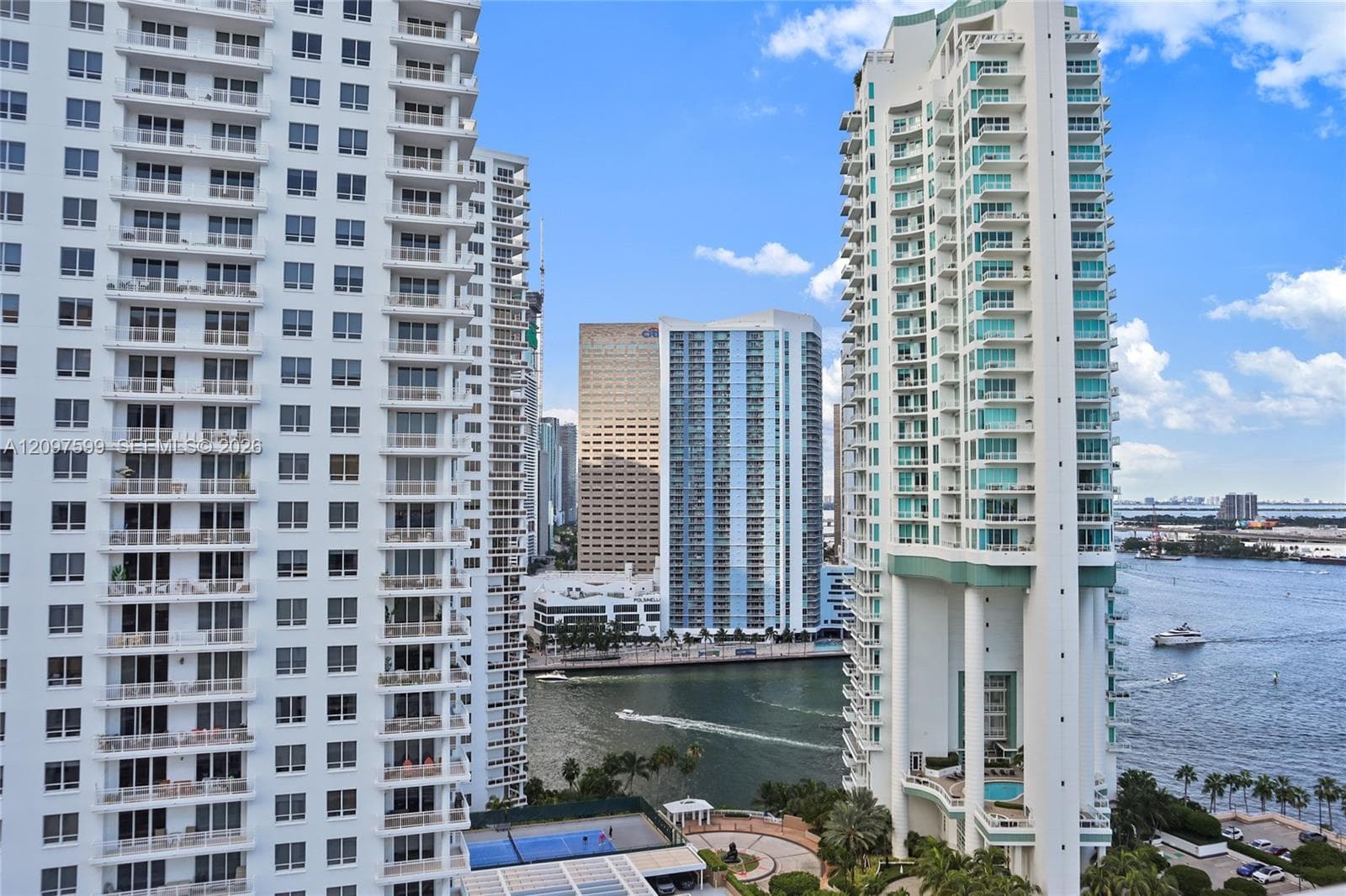 Courvoisier Courts · #2309 in Miami - Photo 2
