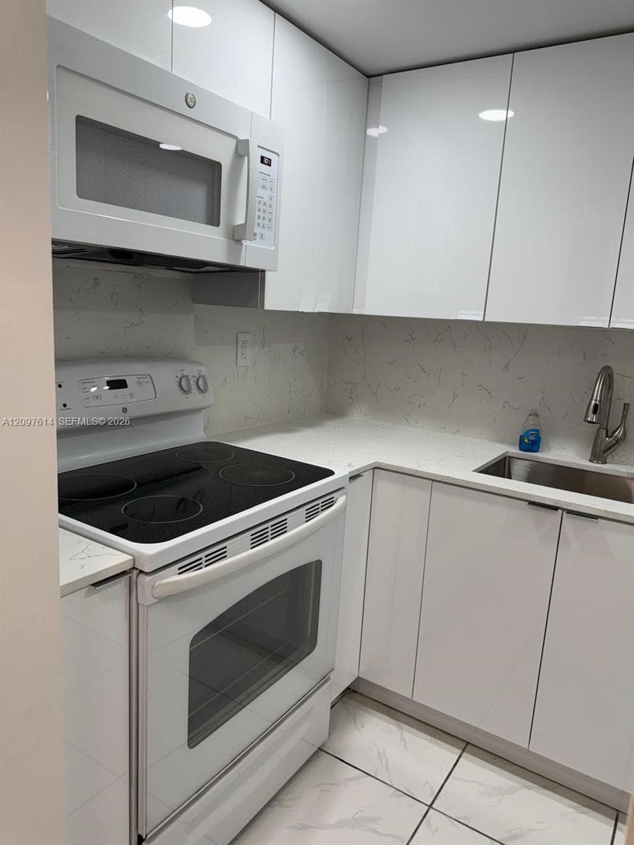 Triton Tower · #1738 in Miami Beach - Photo 16