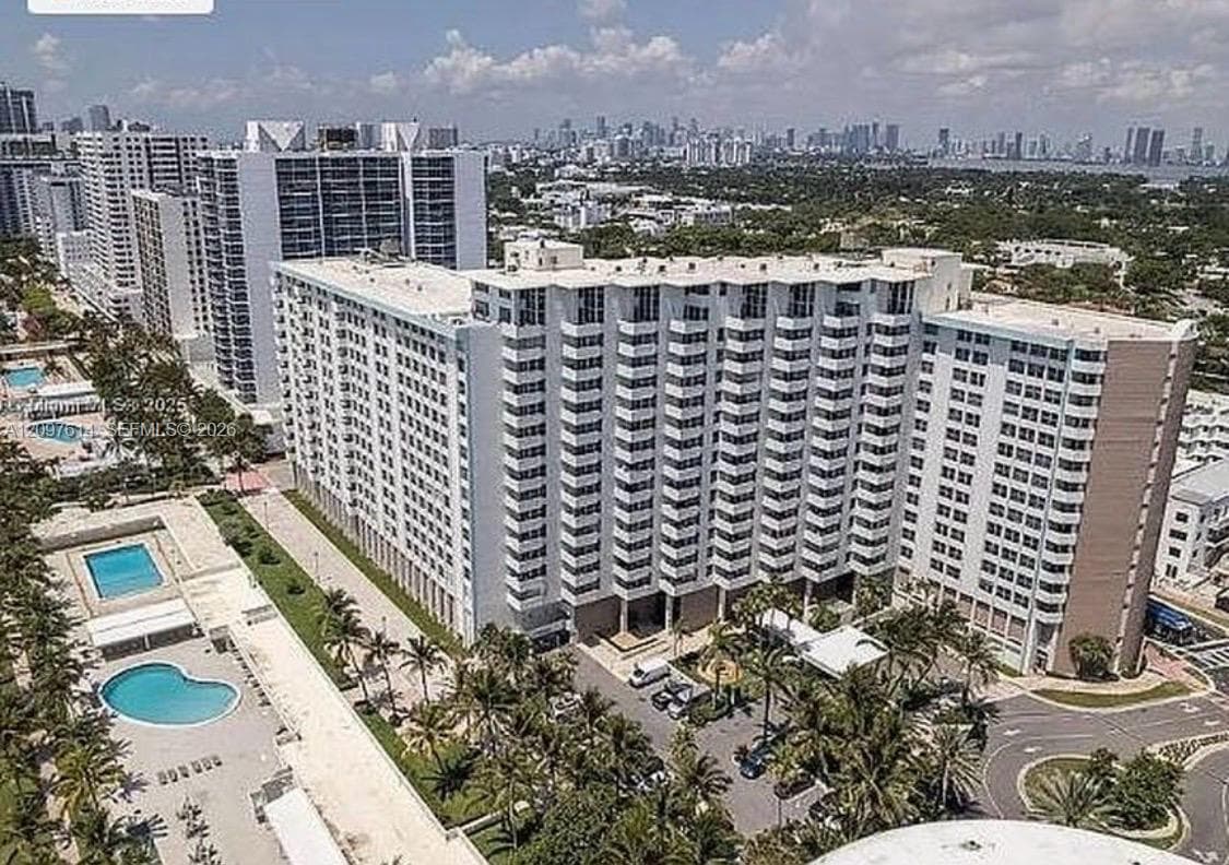 Triton Tower · #1738 in Miami Beach - Photo 3