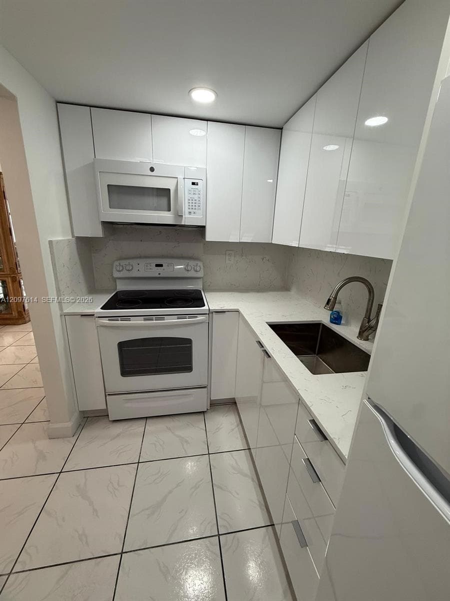 Triton Tower · #1738 in Miami Beach - Photo 14