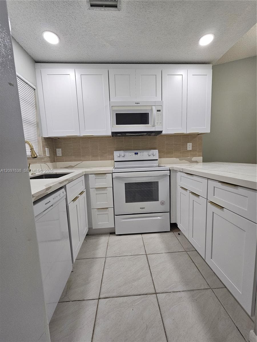 SIERRA RIDGE CONDO A · #2 in Miami - Photo 4