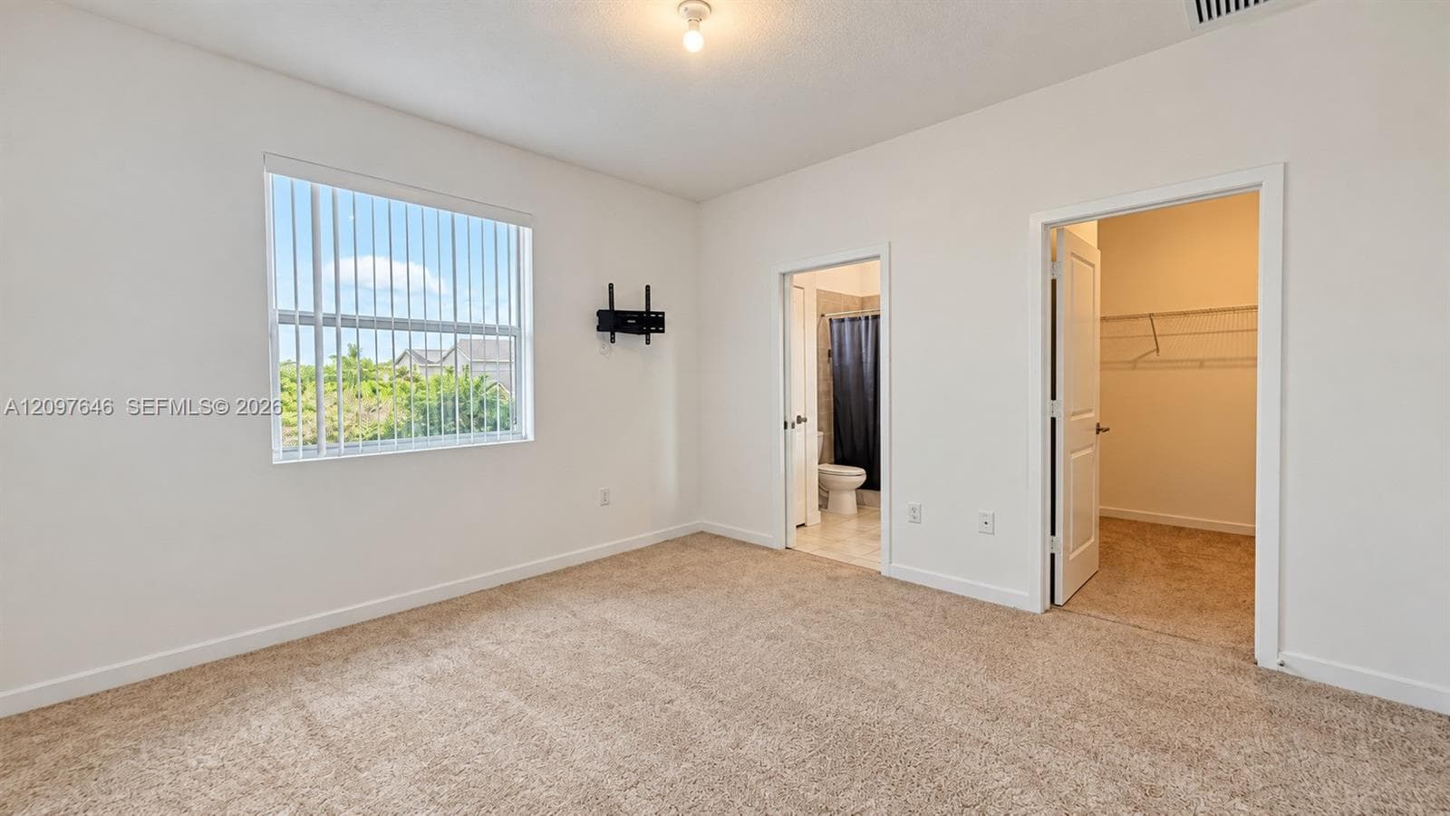585 NE 5th Pl #585 photo 12