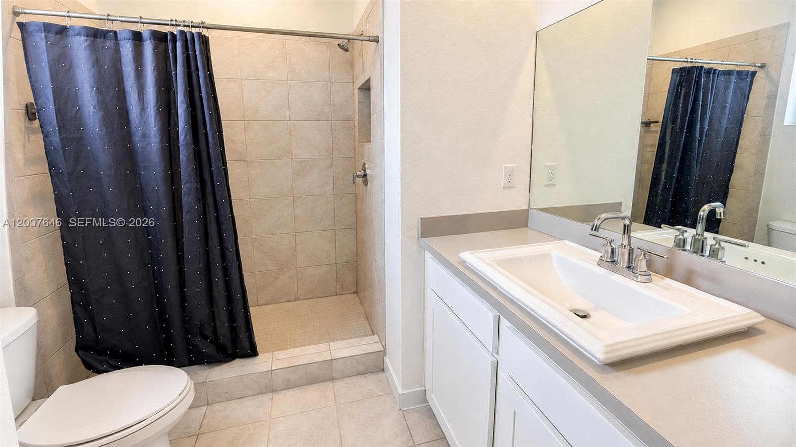 585 NE 5th Pl #585 photo 14