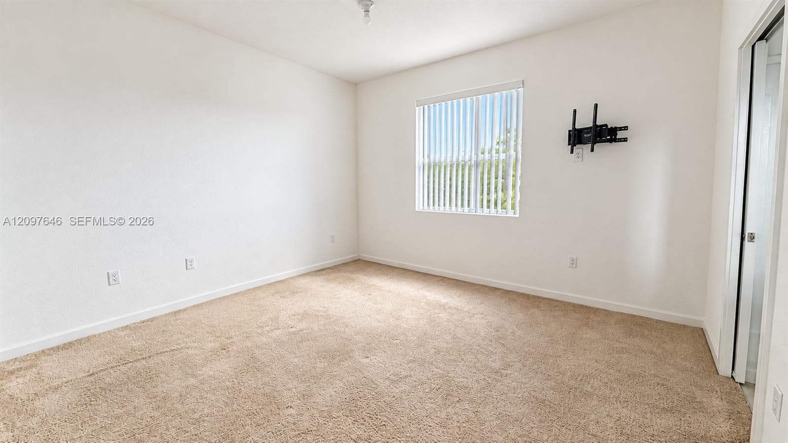 585 NE 5th Pl #585 photo 11