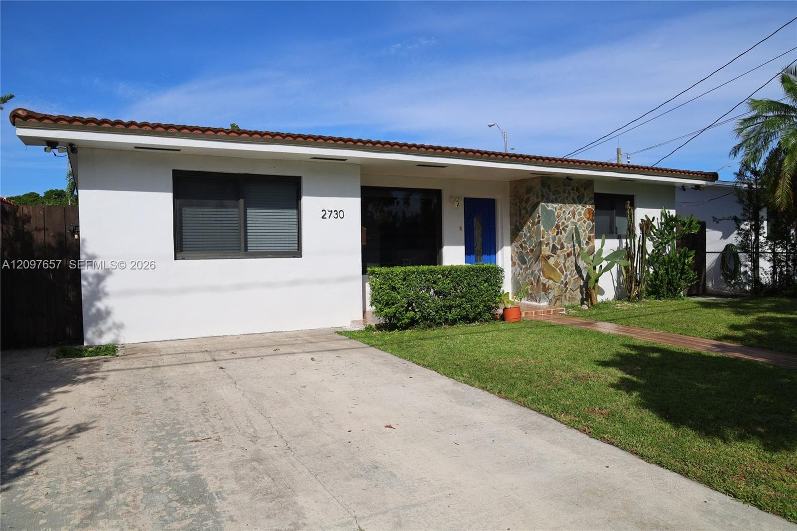 2730 SW 76th Ave photo 2