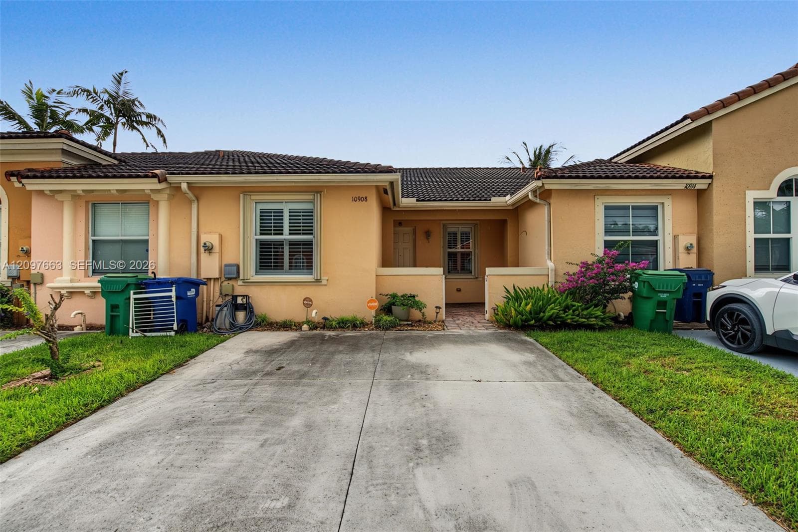10908 SW 236th Ter photo 2