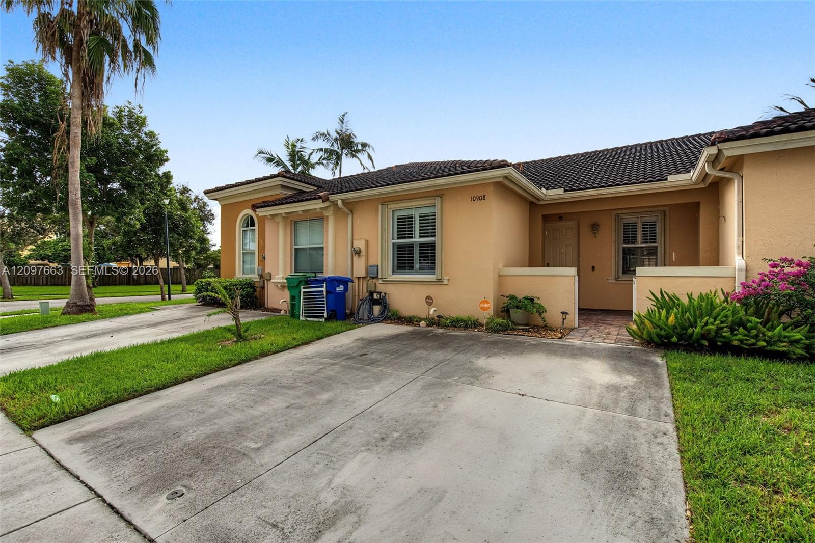 10908 SW 236th Ter photo 3