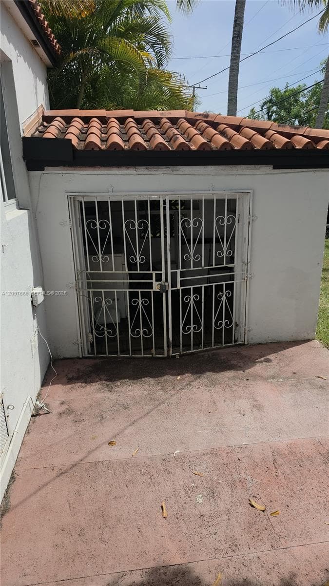 702 Boabadilla St photo 17