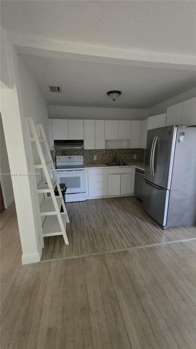 702 Boabadilla St photo 22