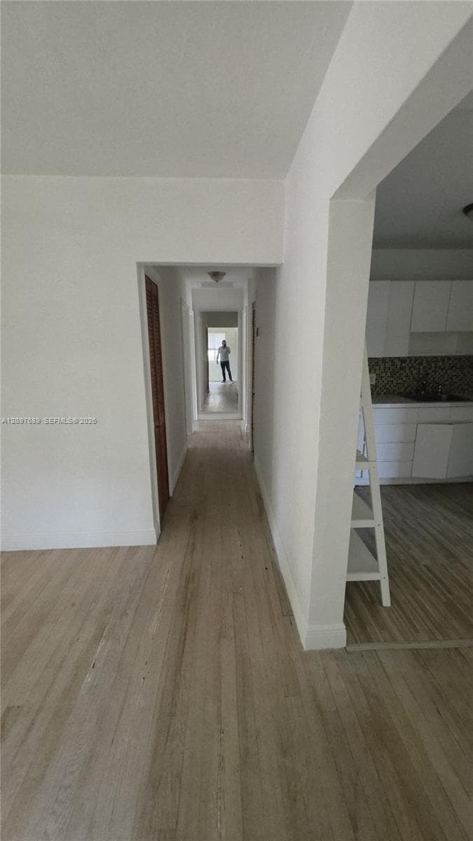 702 Boabadilla St photo 4