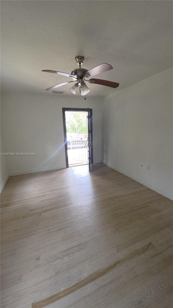 702 Boabadilla St photo 25