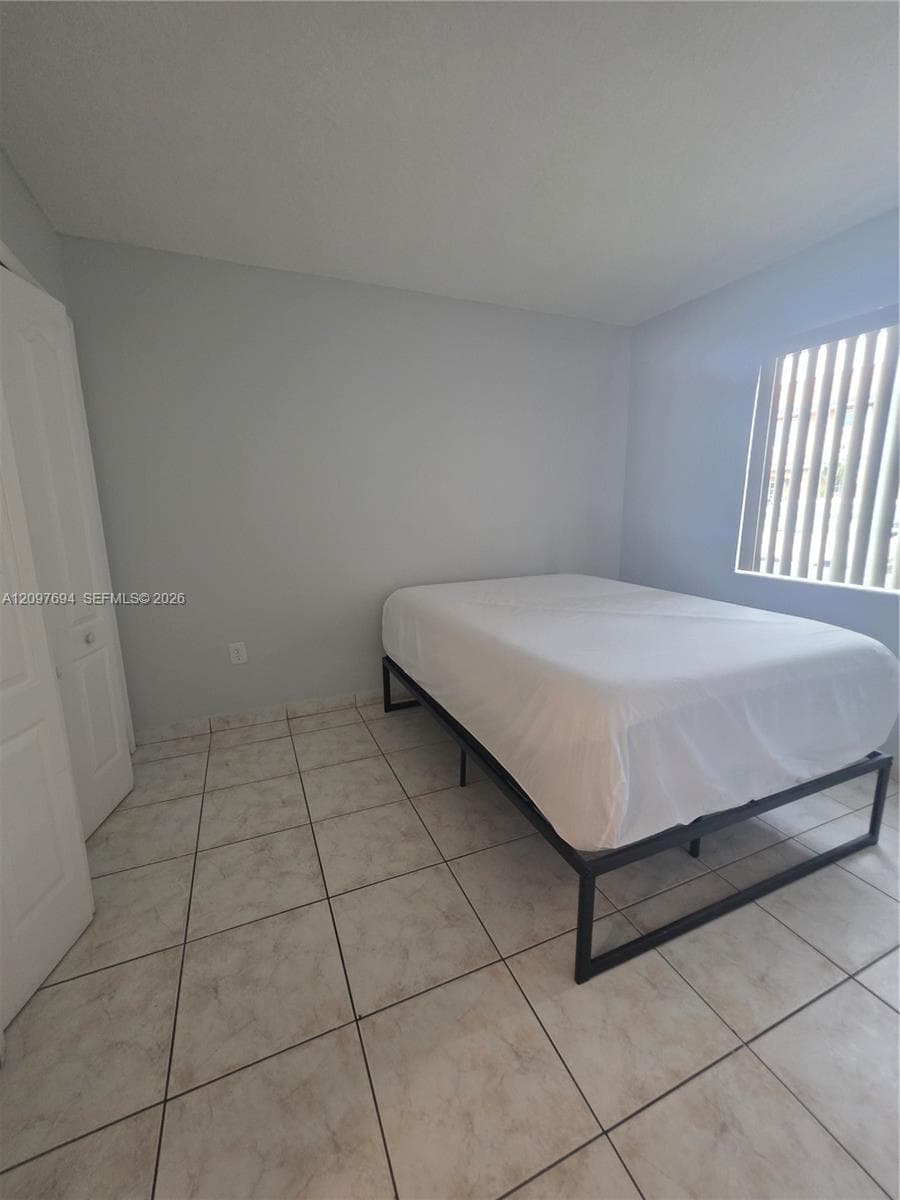 2505 W 76th St #103 photo 17