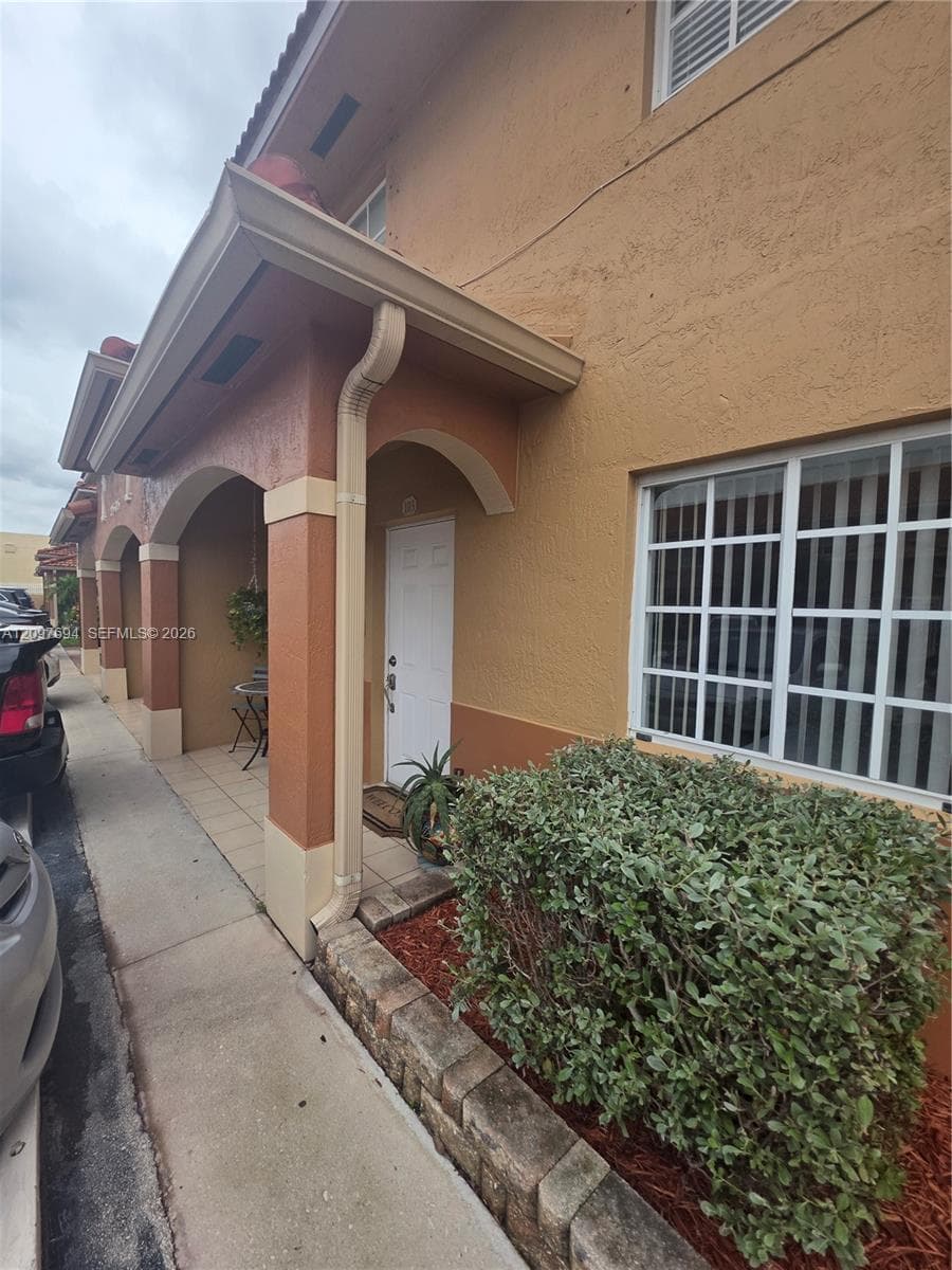 2505 W 76th St #103 photo 5
