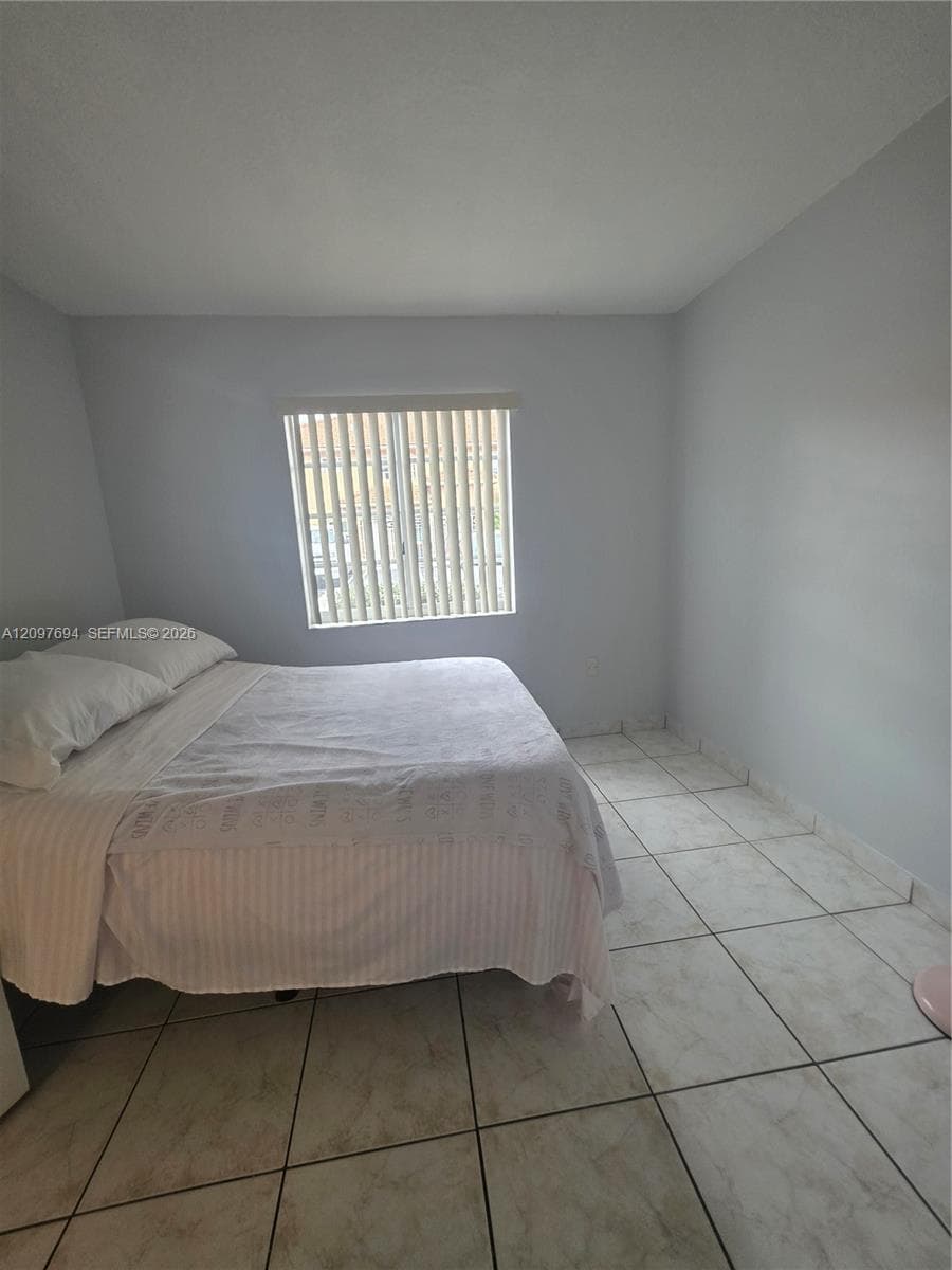 2505 W 76th St #103 photo 14