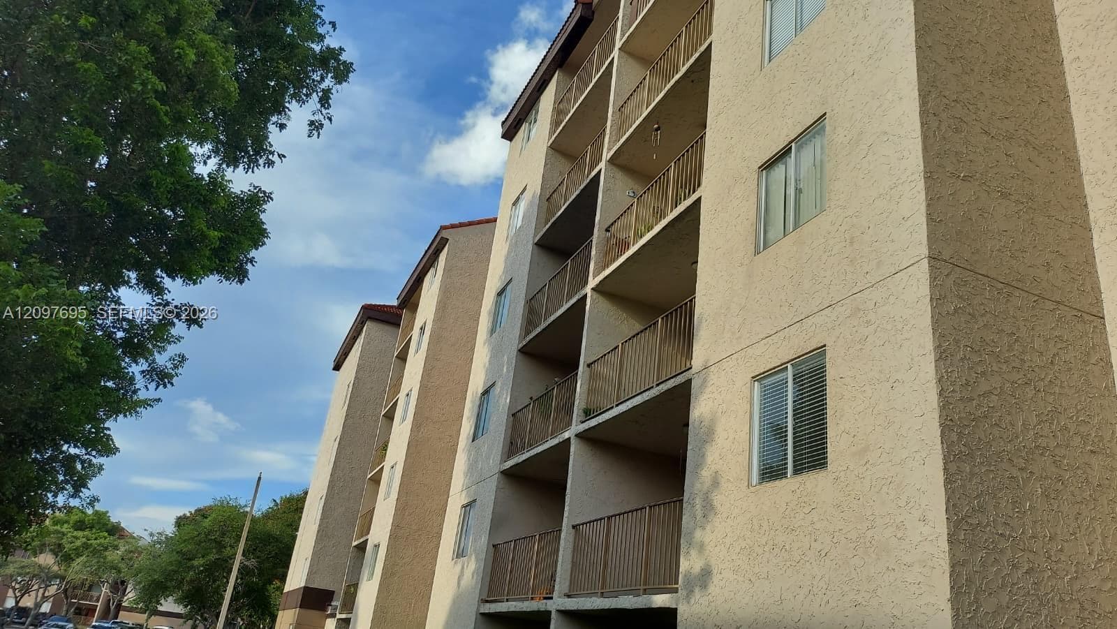 KENDALL LAKE TOWERS CONDO · #209 in Miami - Photo 15