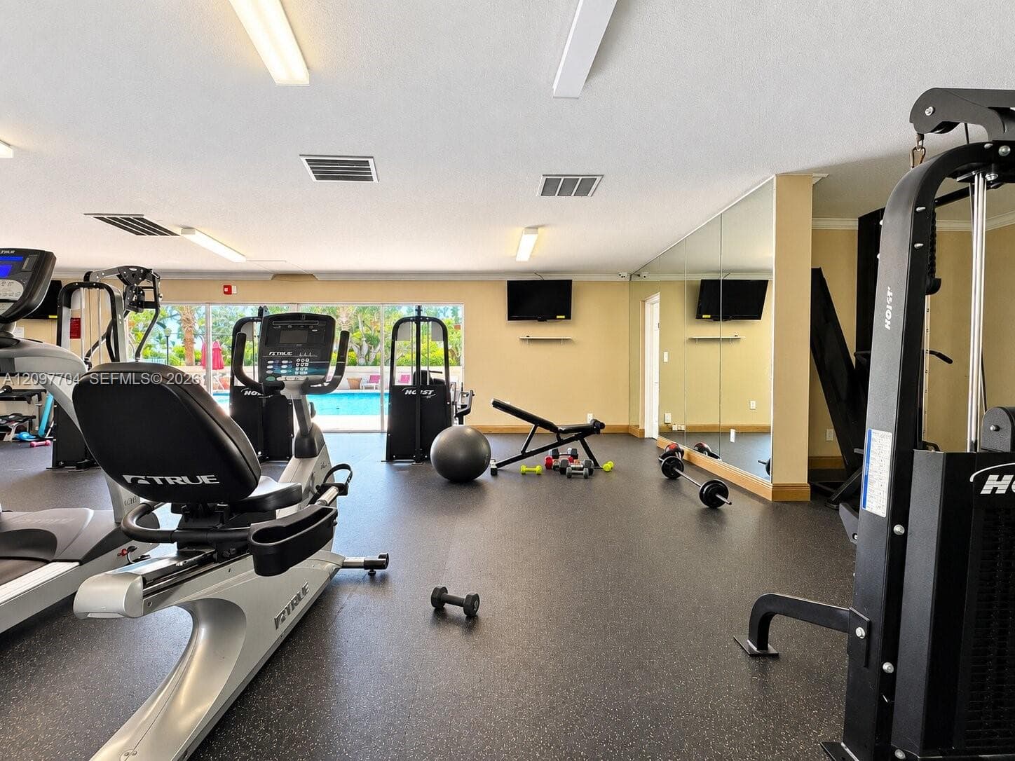 BAYVIEW PALMS CONDO · #236 in North Miami - Photo 22