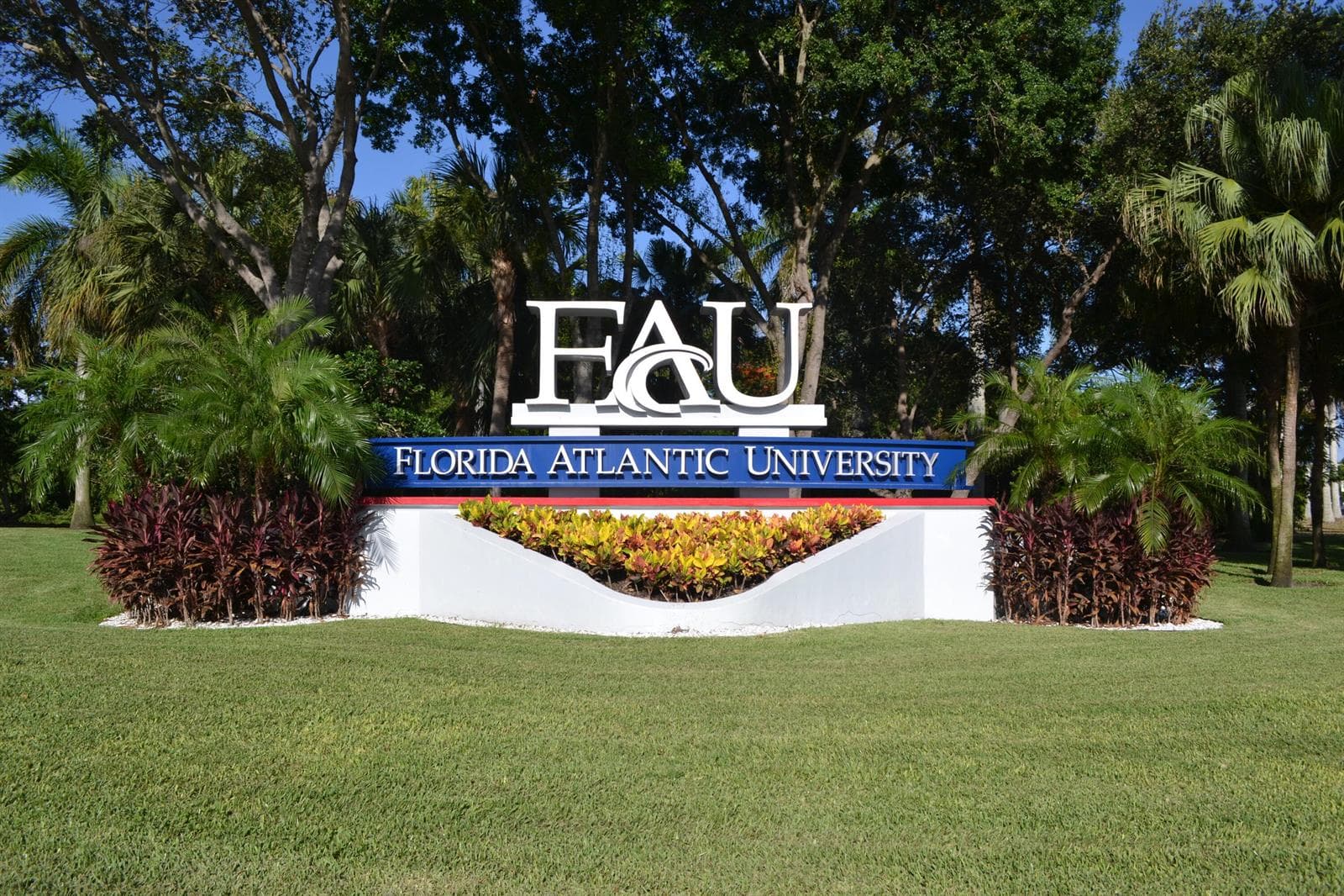 10 Minutes to FAU
