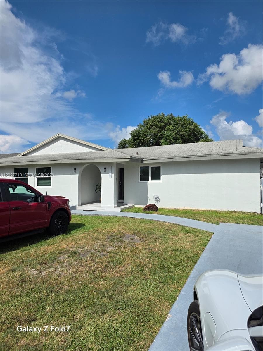 16884 SW 109th Ct photo 3